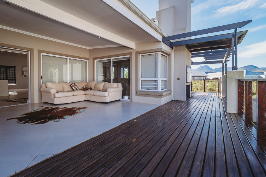 3 Bedroom Property for Sale in Kraaibosch Country Estate Western Cape